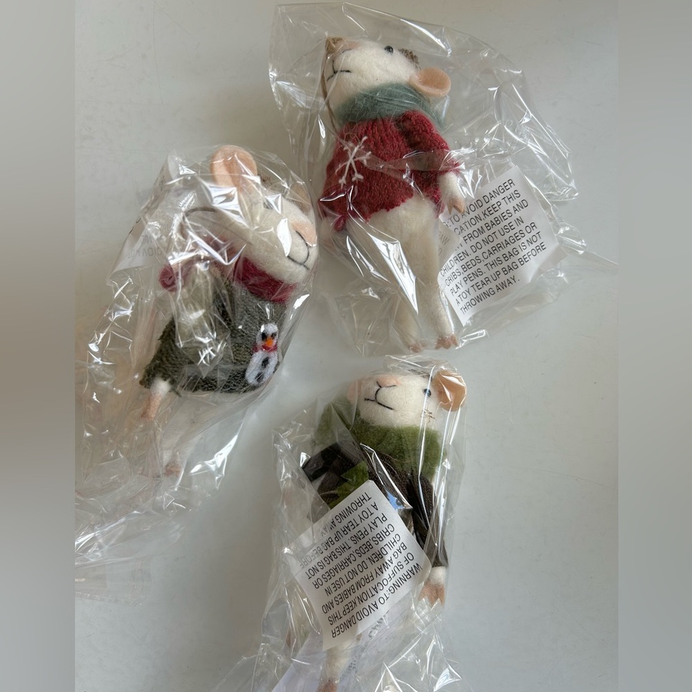 Anthropologie Ornament Set/3 MICE IN SWEATERS Wool Hanging Holiday Tree NWT - Picture 4 of 4
